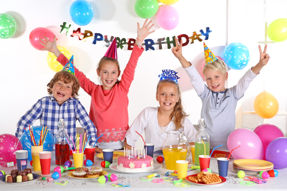 4002911186985 - Girlande Grußkette Happy Birthday 17m lang